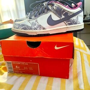 Nike Dunk Lows Women’s 4